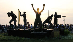 philippines-heroes-statue-manny-manila-baywalk